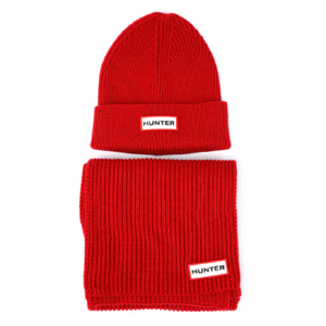 Free BERNINA Red Hat & Scarf